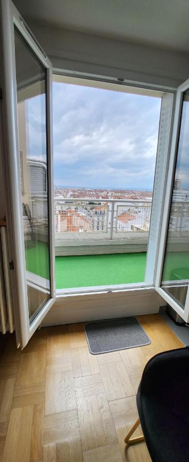 Plein Sud Terrasse Climatisation Garage Netflix Apartment Lyon Exterior photo