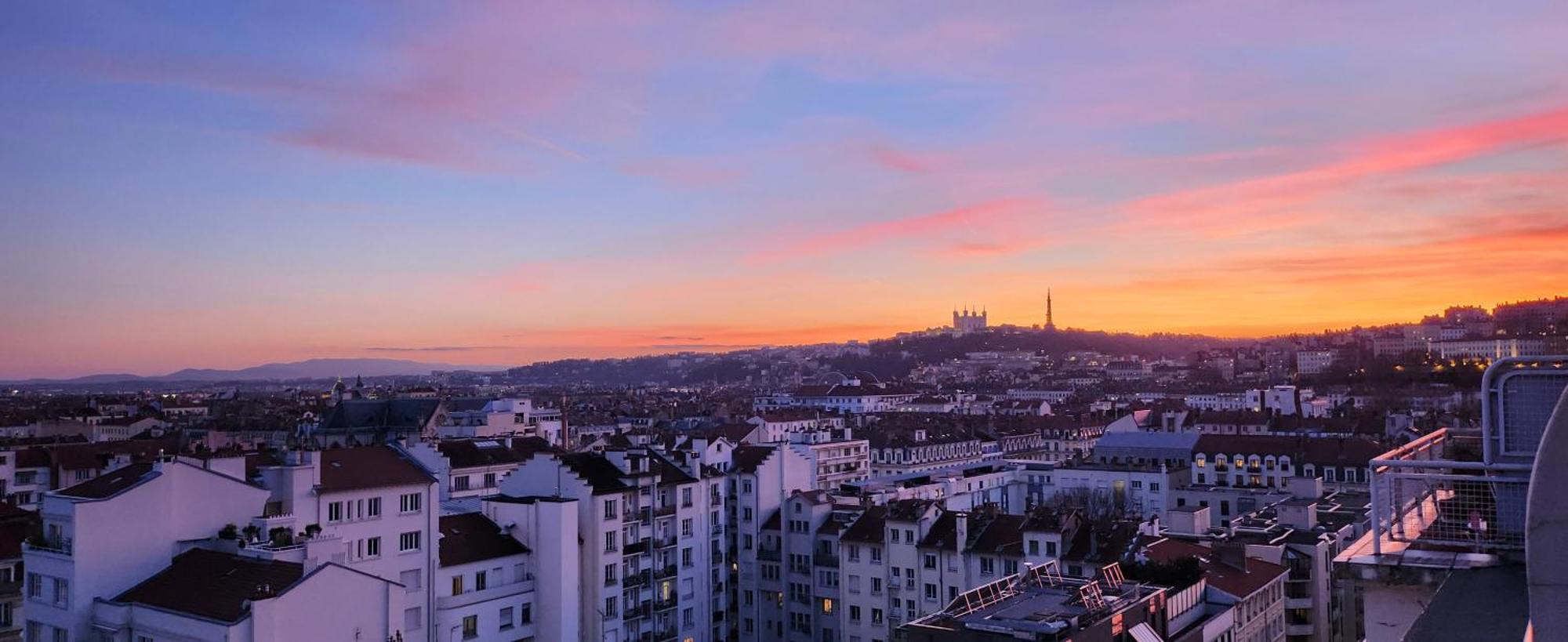 Plein Sud Terrasse Climatisation Garage Netflix Apartment Lyon Exterior photo