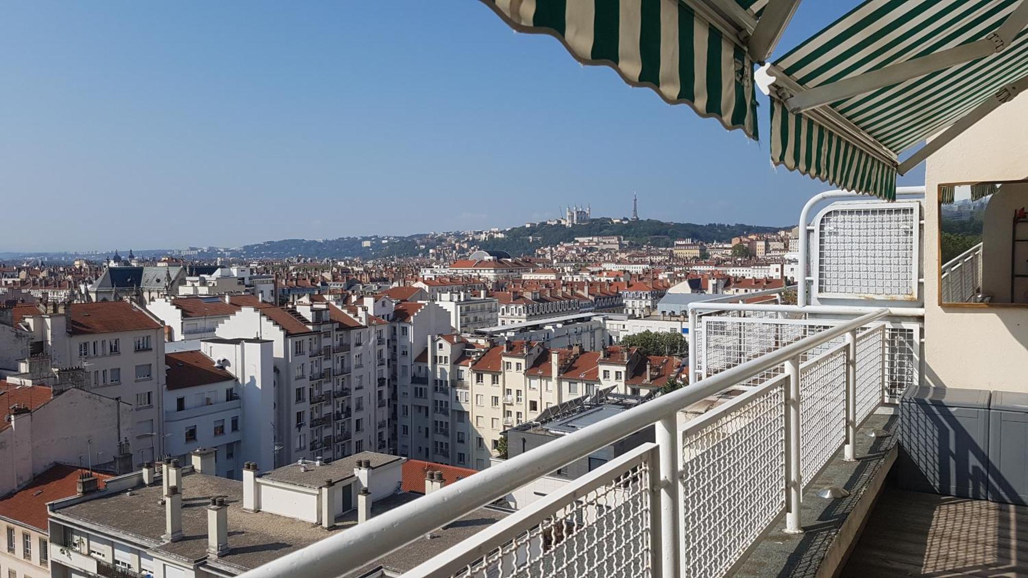 Plein Sud Terrasse Climatisation Garage Netflix Apartment Lyon Exterior photo